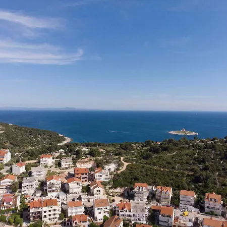 Apartament And Nikol