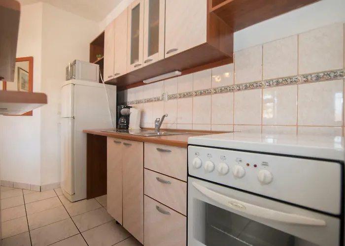 And Nikol Lägenhet Hvar Town