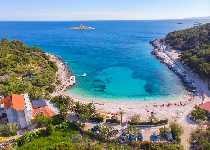 And Nikol Lägenhet *