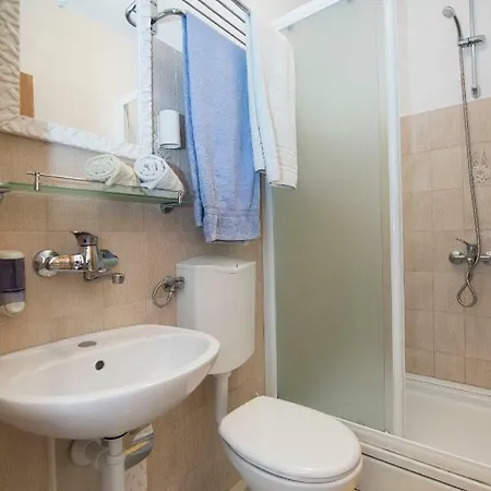 And Nikol Apartment *