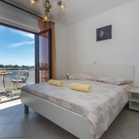 And Nikol Apartment Hvar Town