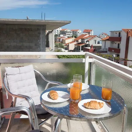 And Nikol Apartment